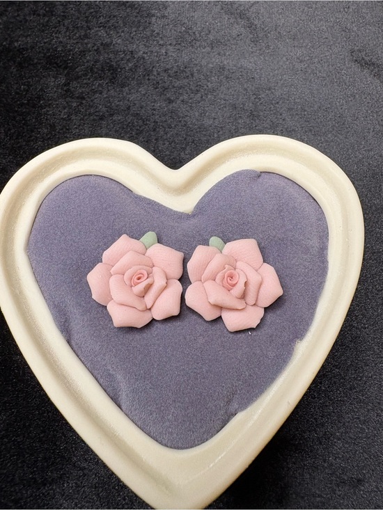 Jewelry - Vintage Style Pink Porcelain Rose Earings